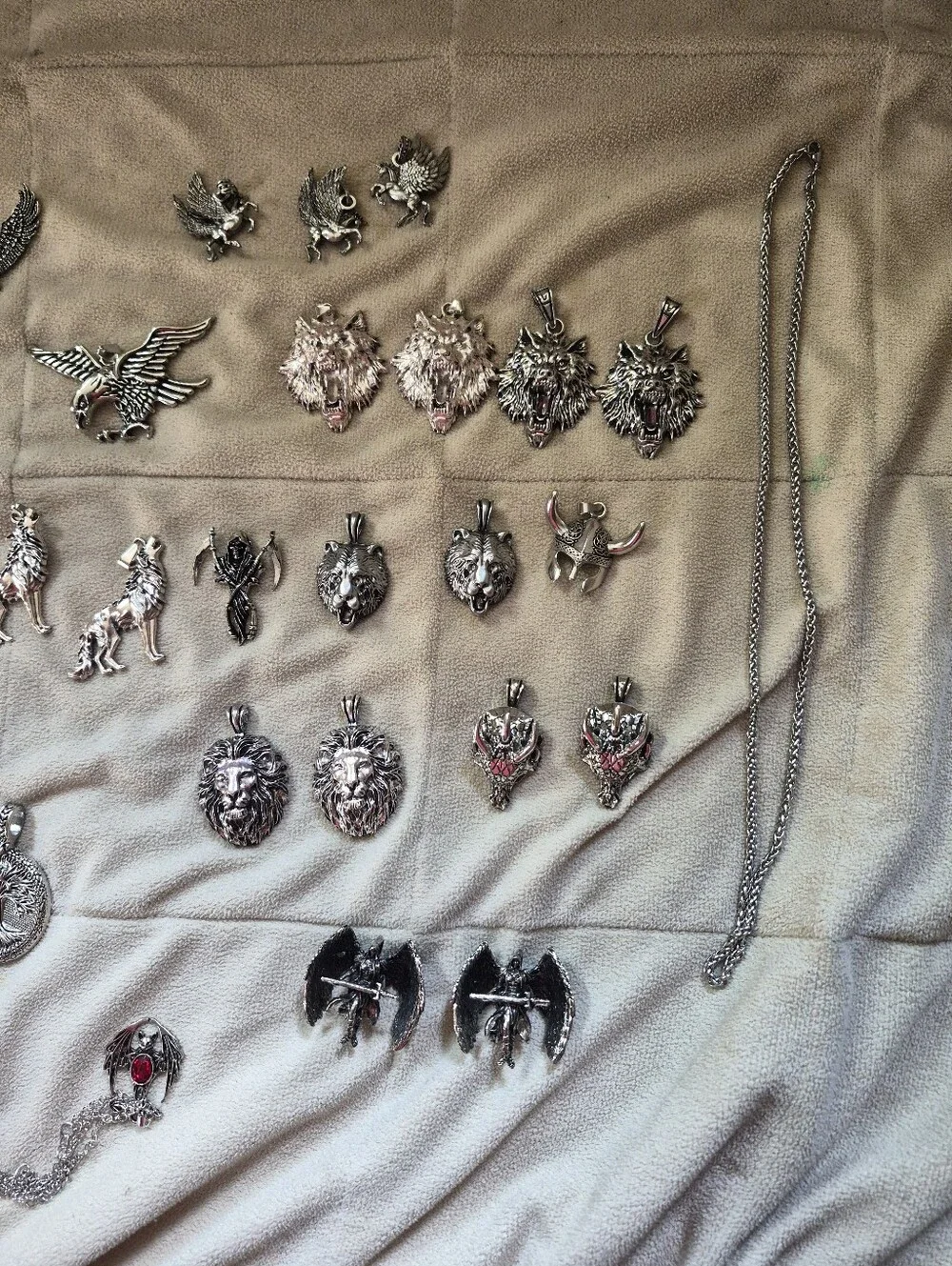 BRAND NEW PENDANTS! Several Stainless Stèel pendants. Animal & Myth Pendant Lot